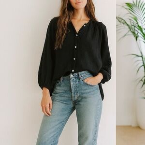 MILLE RESORT & TRAVEL Florian Button Down Cotton Gauze Top in Noir